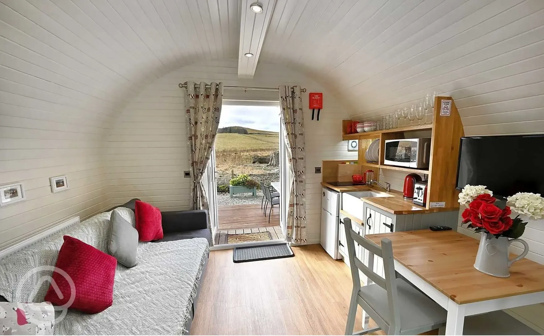 Ensuite glamping pod interior 