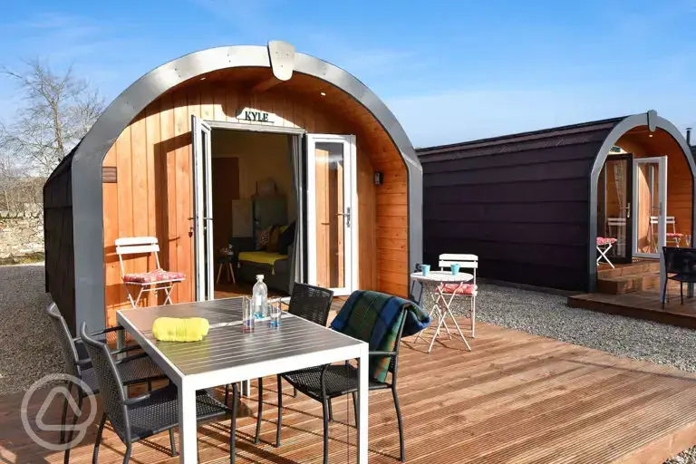Ensuite glamping pod outdoor seating area