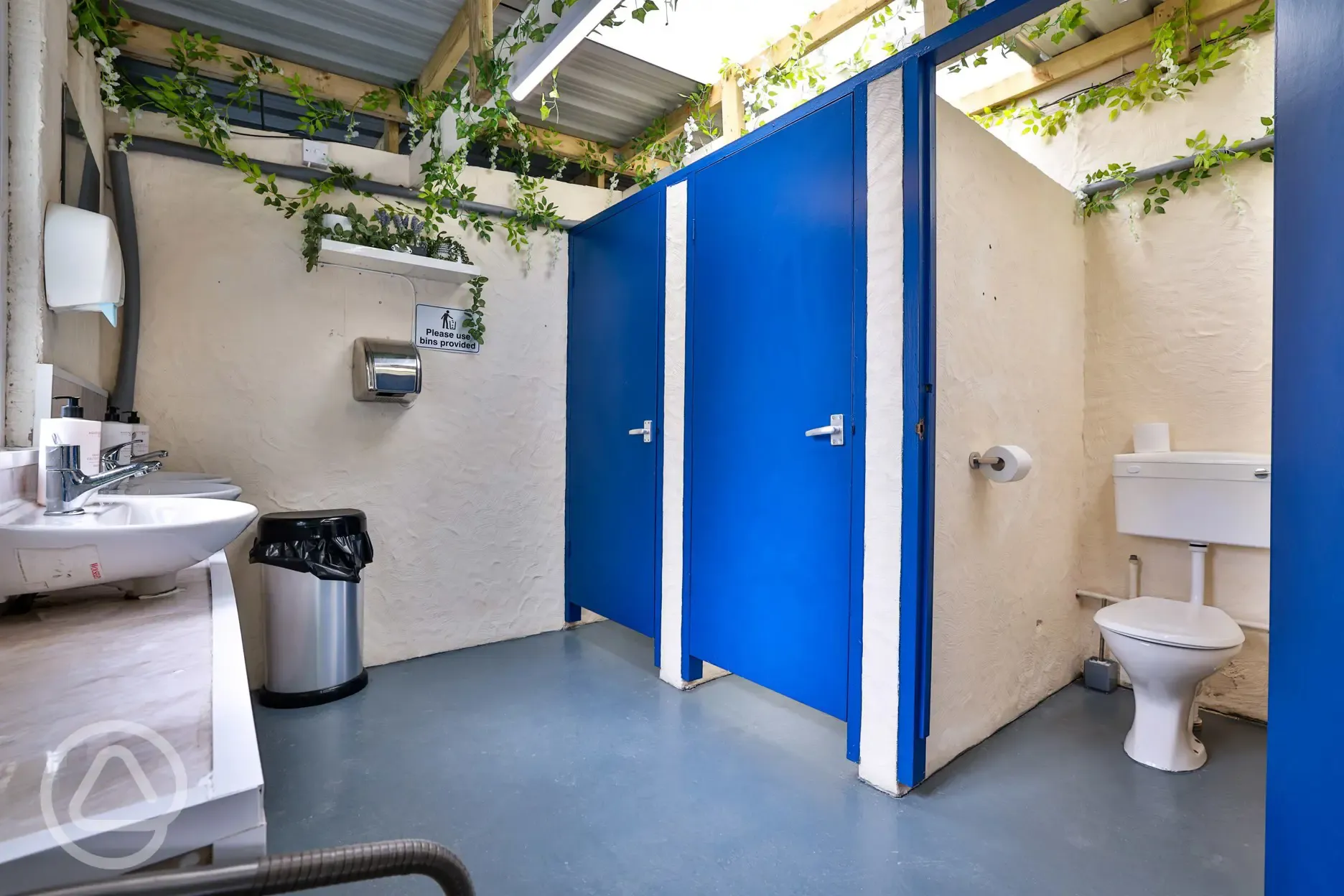 Toilet cublicles with sinks 