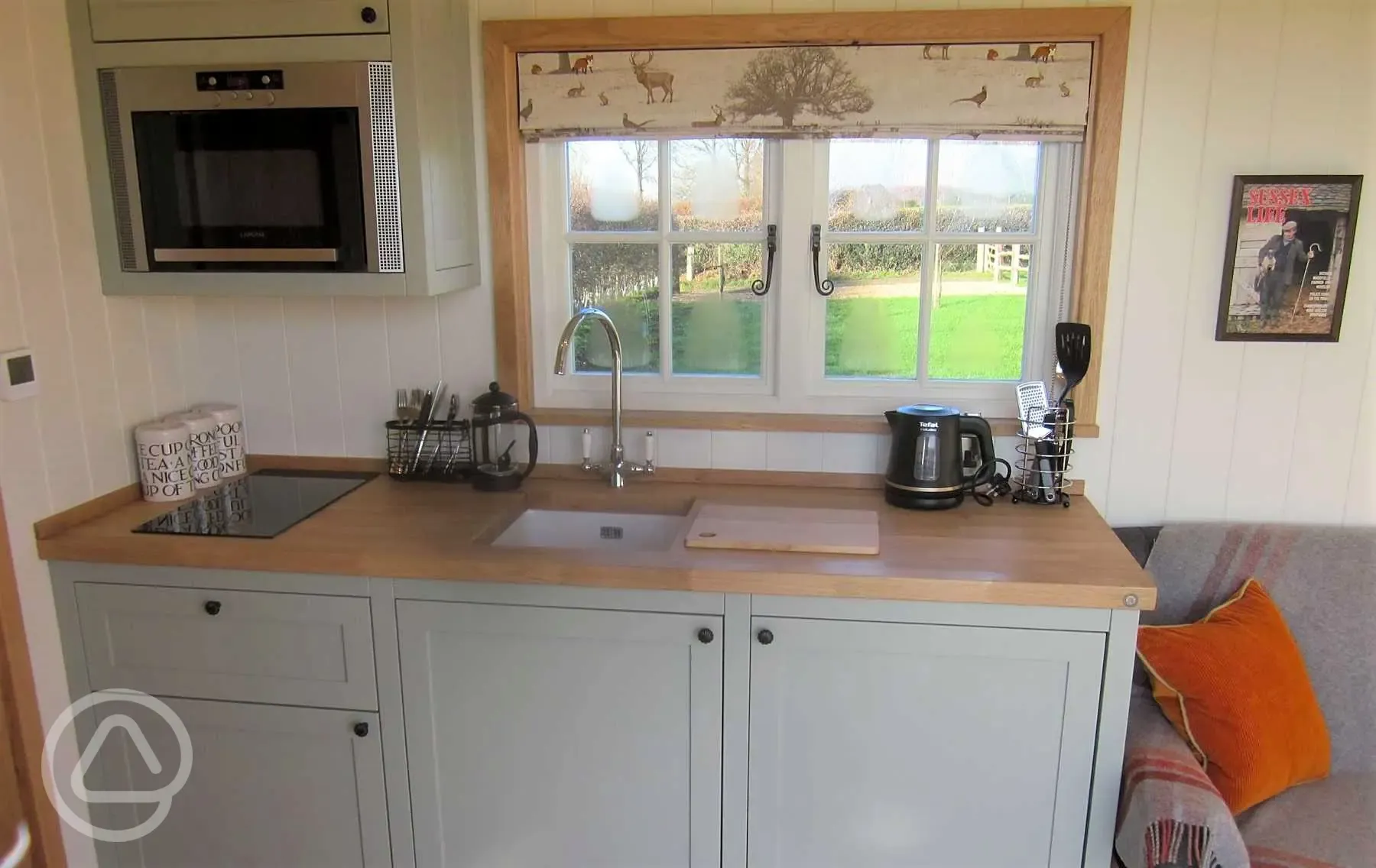 Gabriel's Rest shepherd's hut kitchen