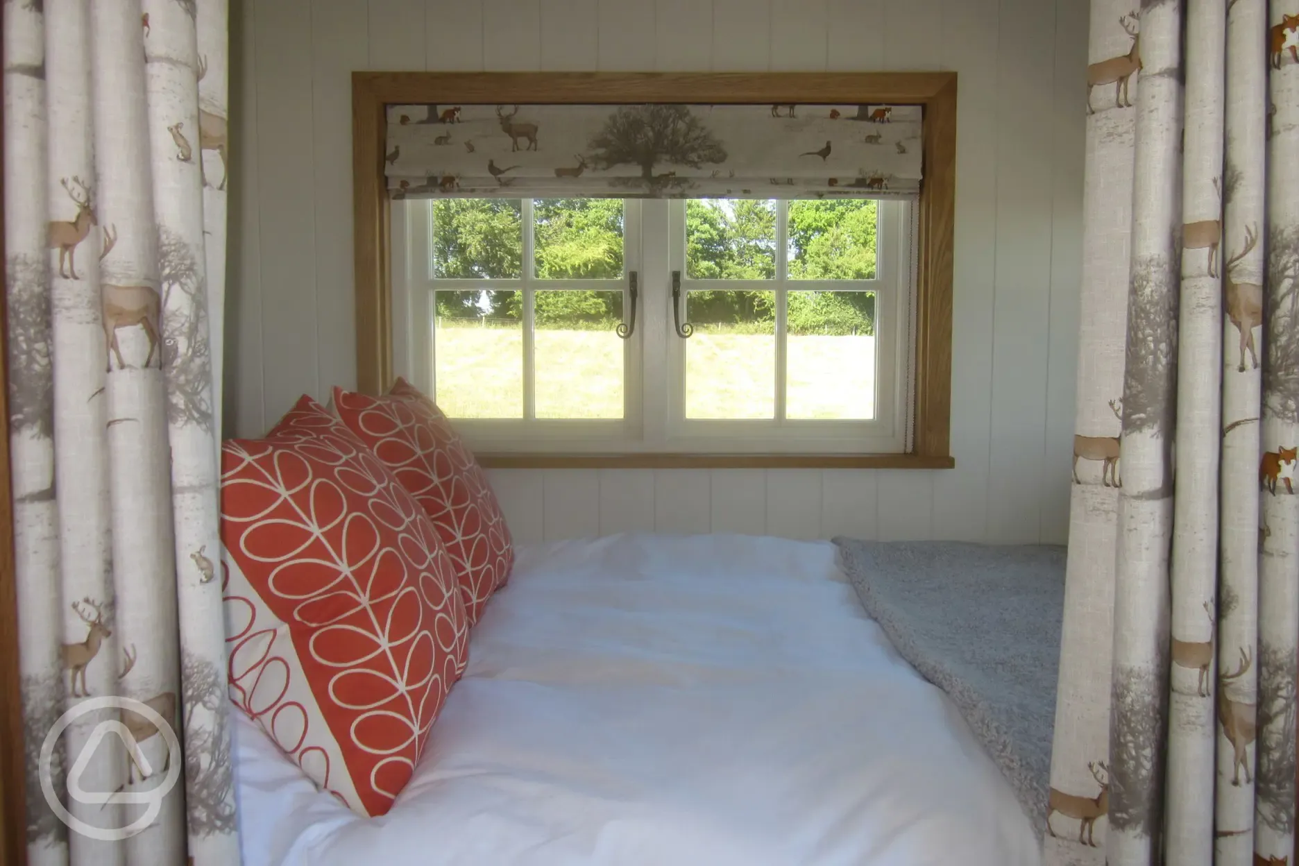 Gabriel's Rest shepherd's hut bed