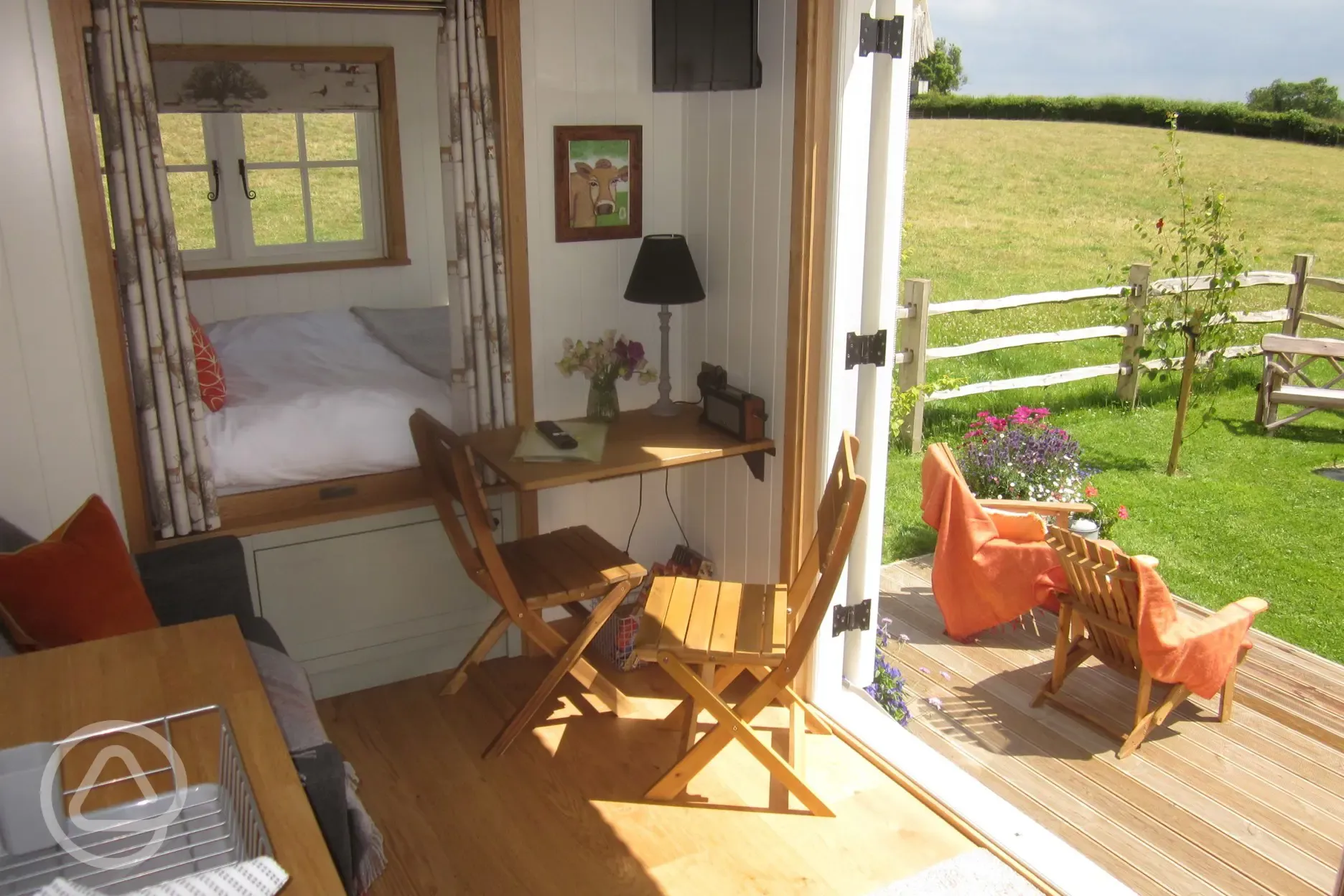 Gabriel's Rest shepherd's hut interior 