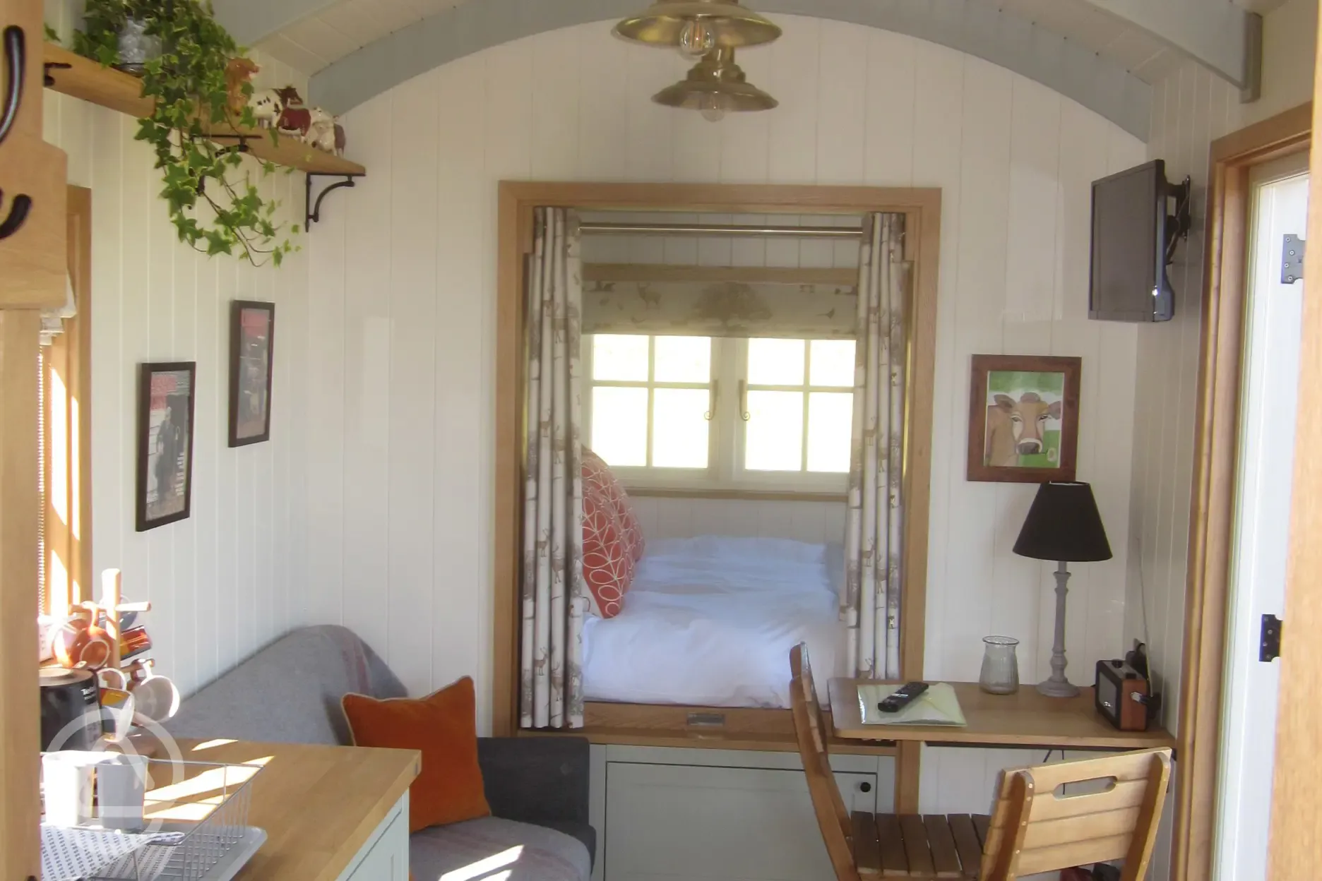 Gabriel's Rest shepherd's hut interior 