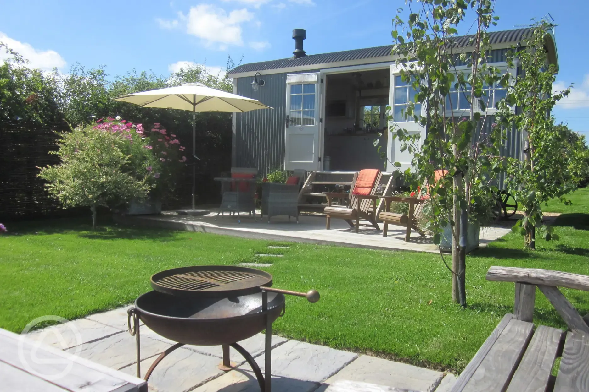 Gabriel's Rest shepherd's hut and fire pit