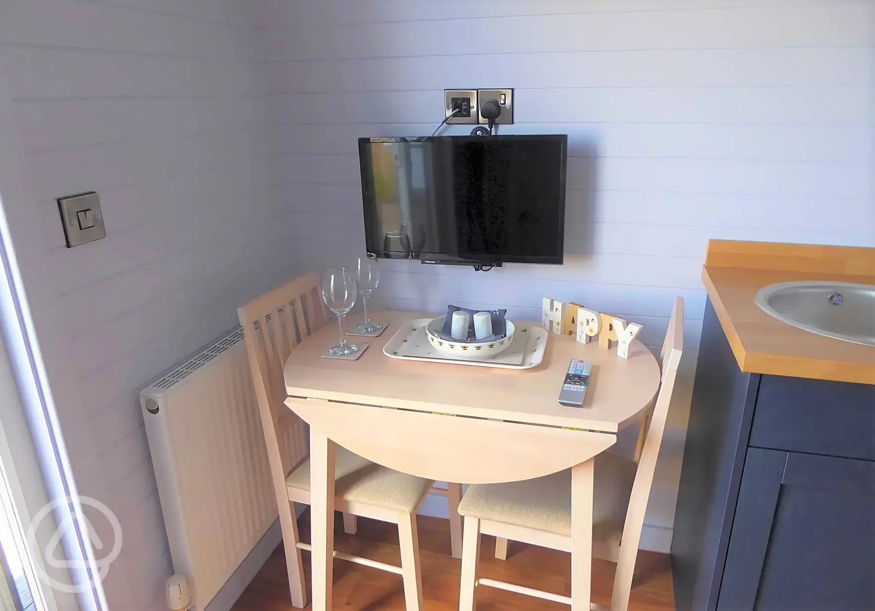 Ensuite glamping pod dining area