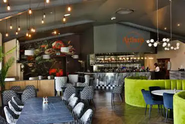 Onsite restaurant and bar, Arthur's. Serving coffee and cakes, lunch and dinner