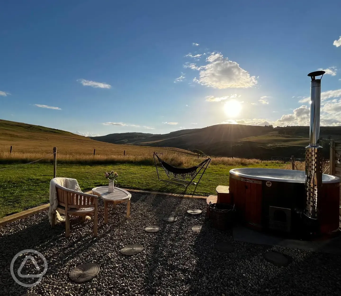 Heather ensuite pod hot tub and outdoor seating
