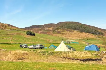 Non electric grass tent pitches