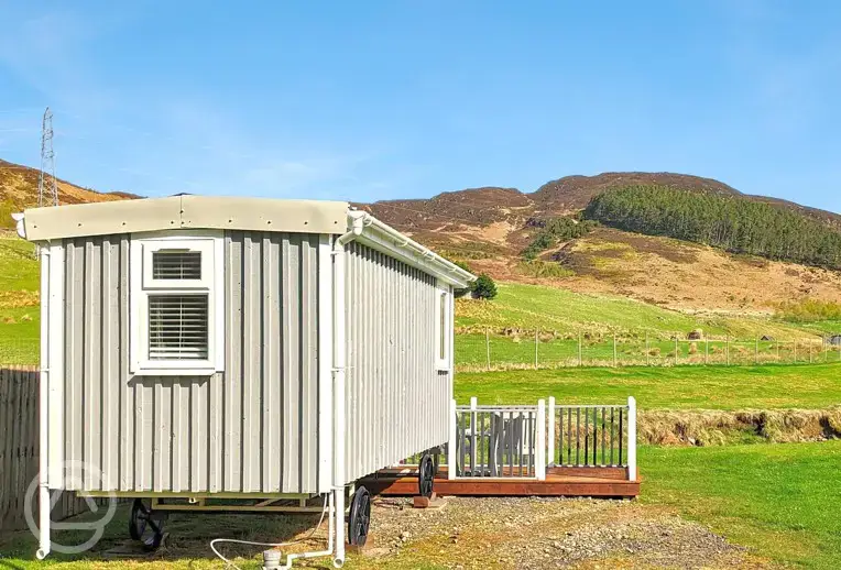 Shepherd's hut (dog friendly) at Glengoulandie Camping