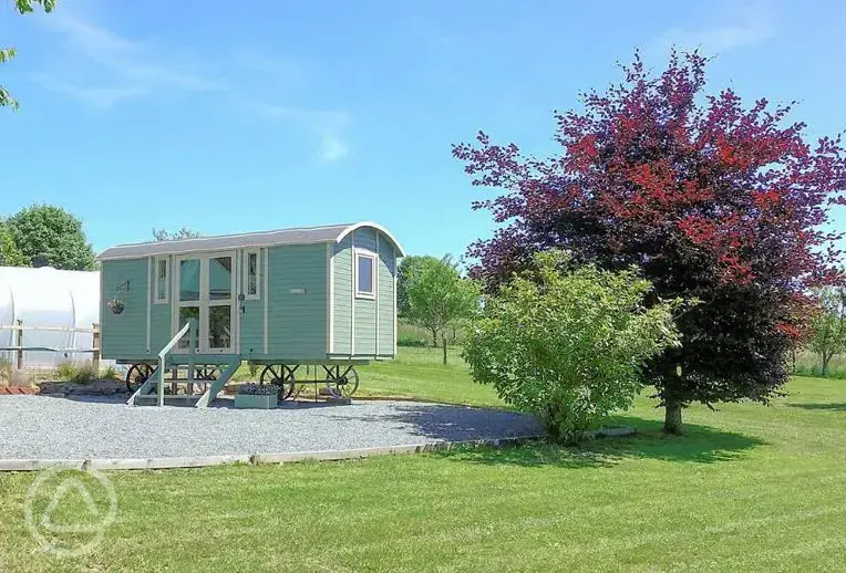 Shepherd's hut with step access and double doors