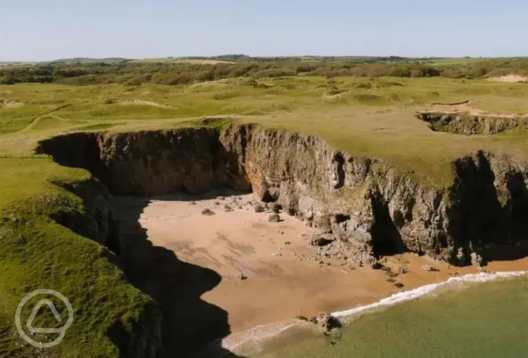 Nearby beach (a 20 minute drive from the coast)