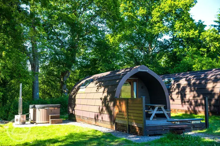 Large ensuite glamping pod with wood fired hot tub