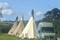 Non electric campervan and motorhome pitch and Tipi tents