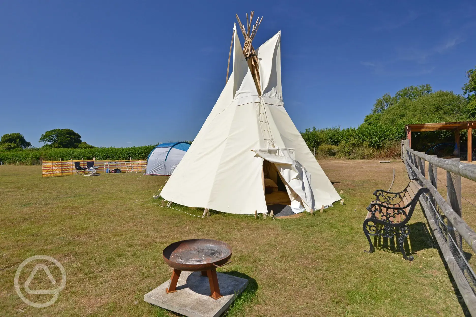 Tipi tent