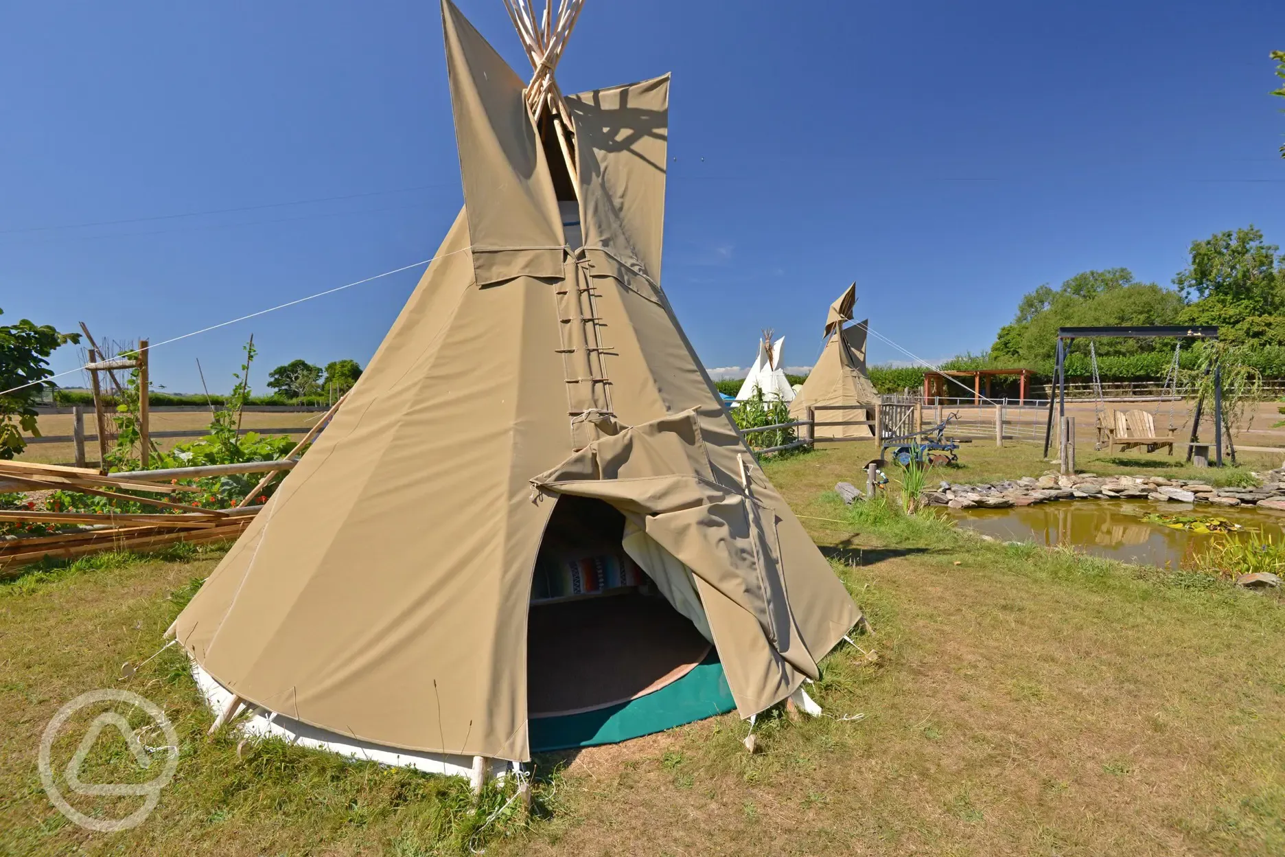 Tipi tent