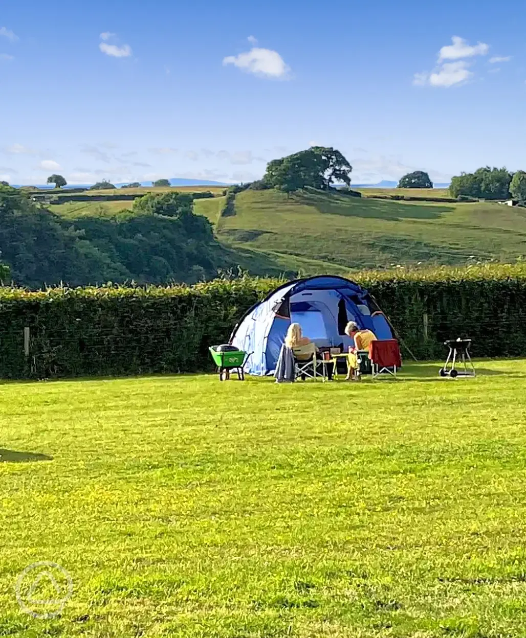 Non electric grass tent pitches