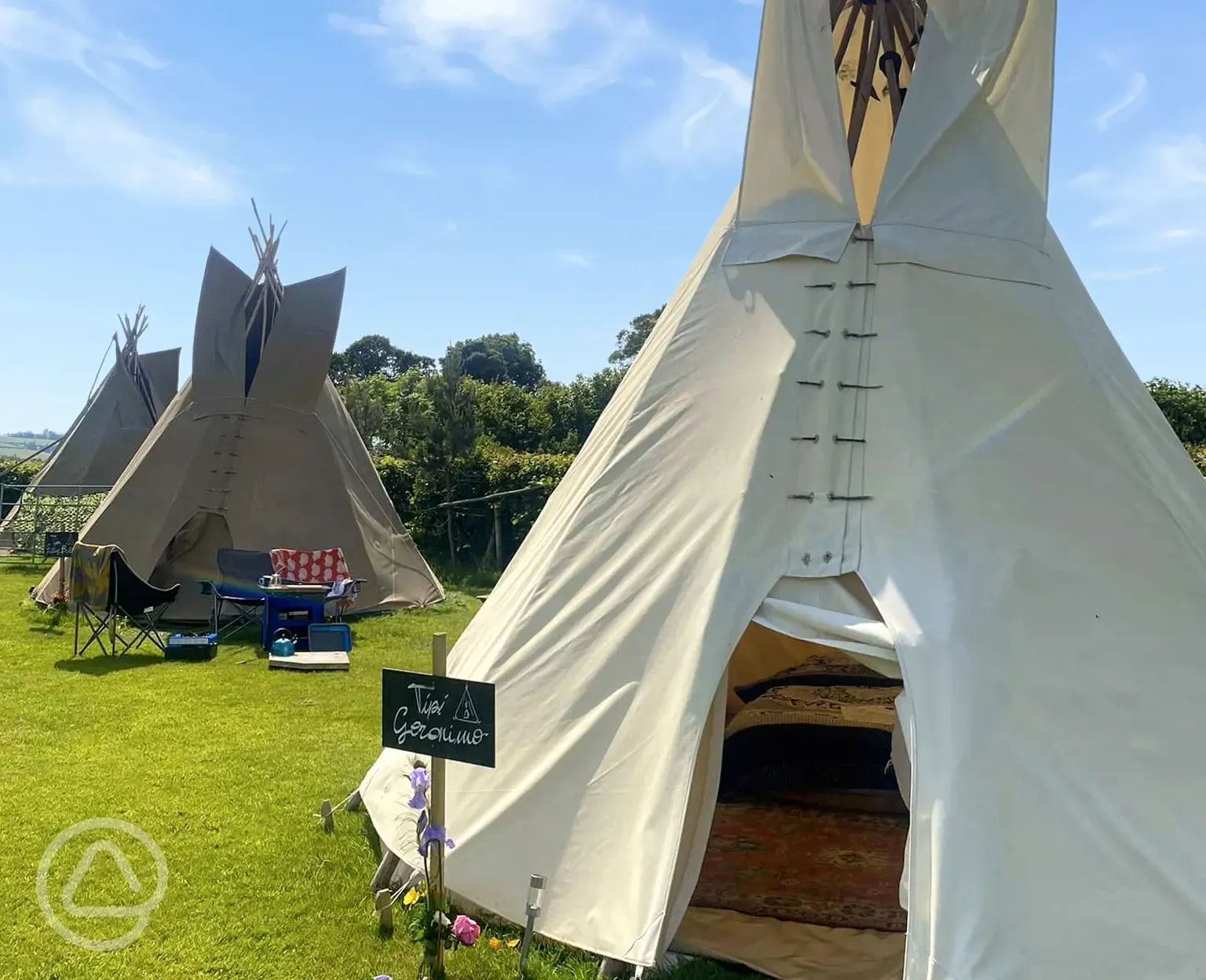 Tipi tents