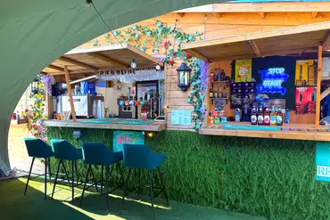 Bar and cafe at Long Moor Farm (May to August)