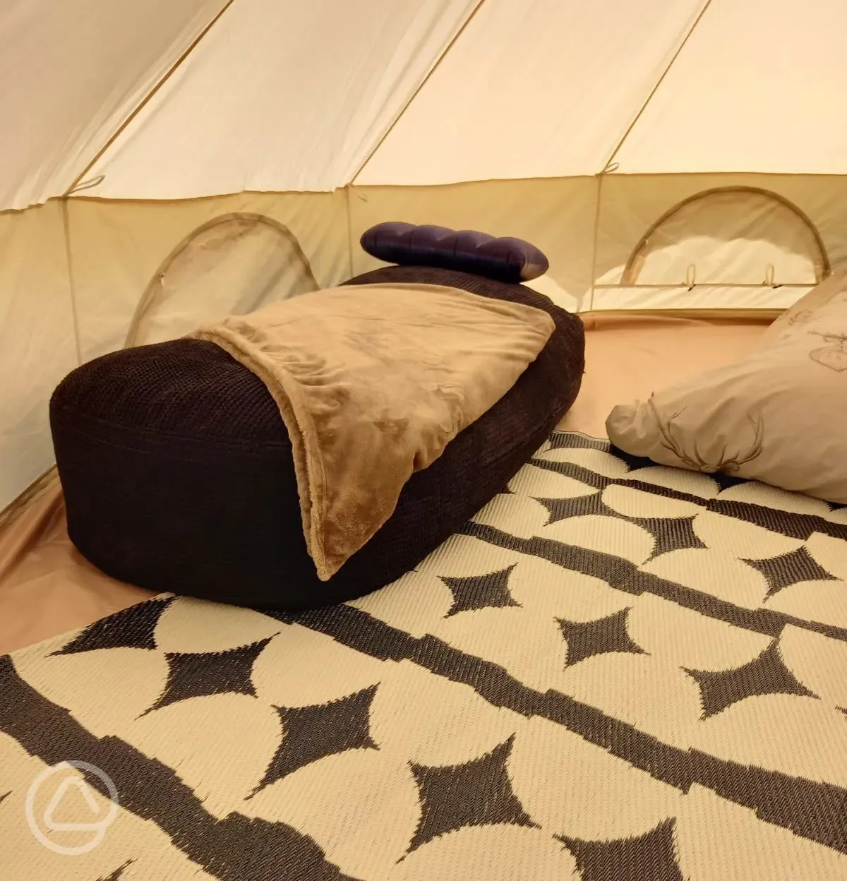 Bell tent air bed