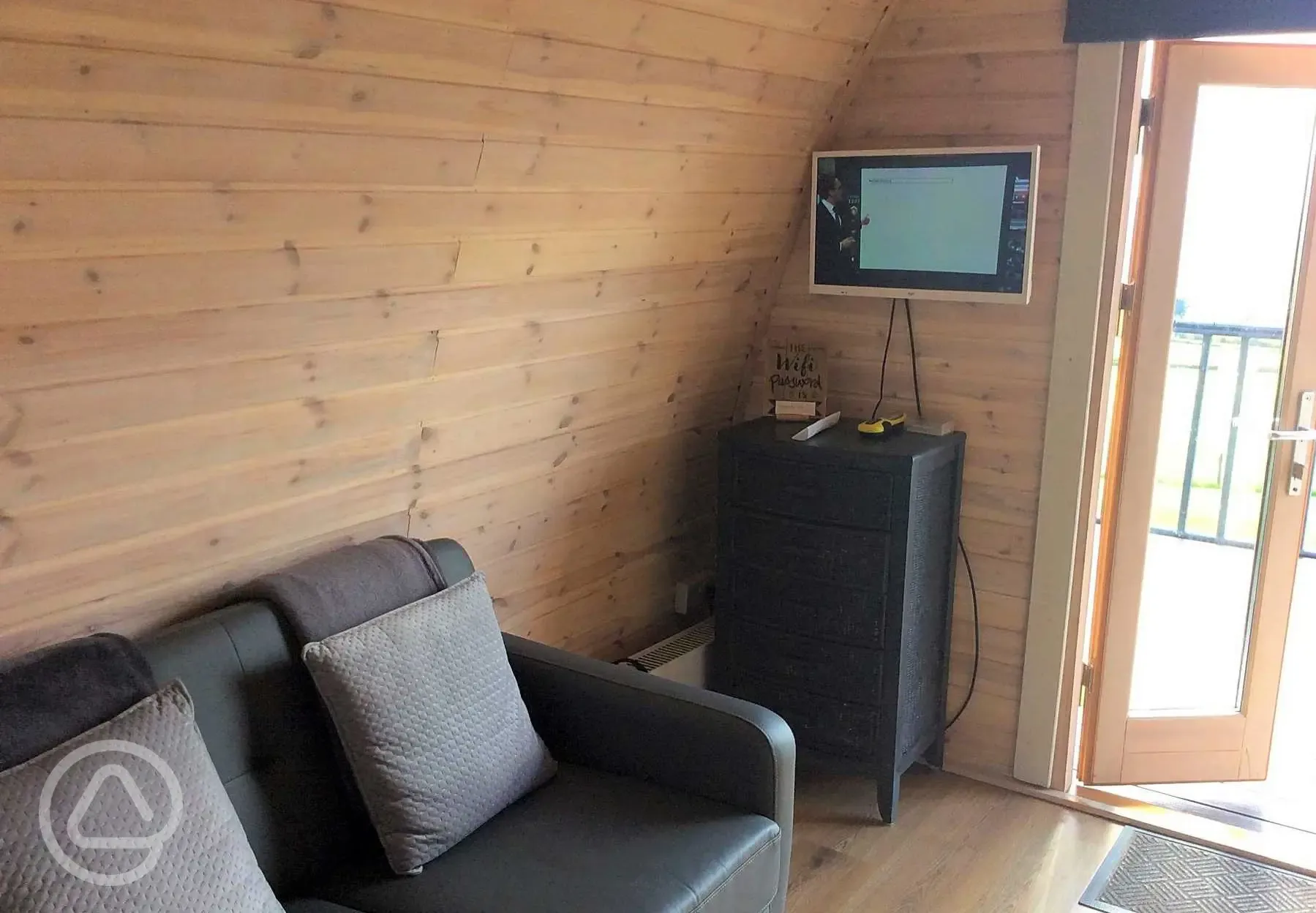 Ensuite pod TV