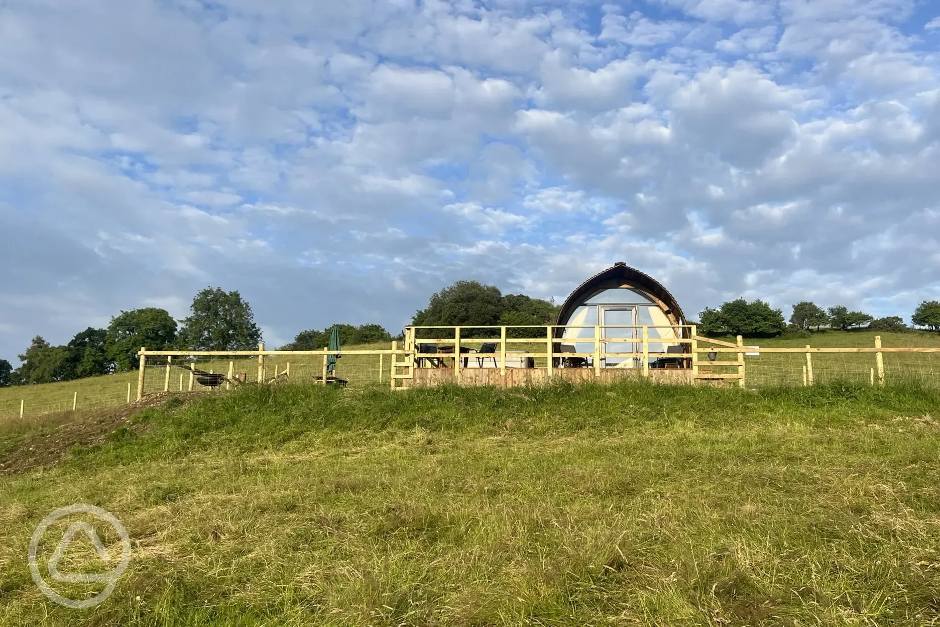 Panoramic wigwam pod 