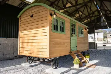 Shepherd's hut