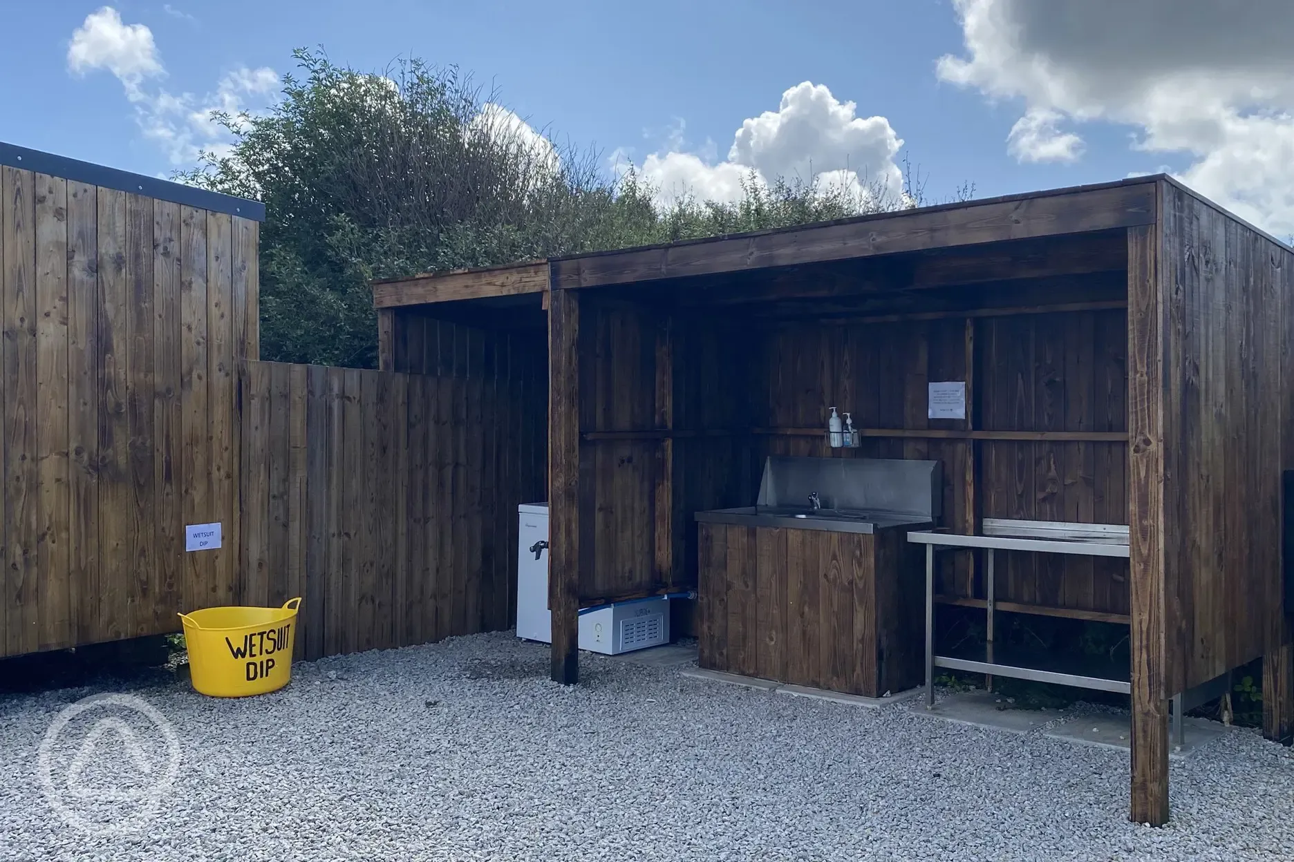 Outdoor wash up area Outdoor wash up area