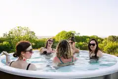 Wild spa hot tub Wild spa hot tub