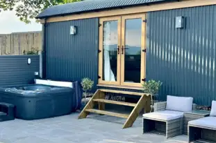 Four Falls Glamping, Four Falls Waterfalls, Glynneath, Powys