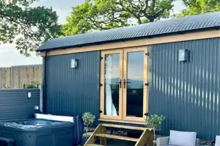 Four Falls Glamping, Four Falls Waterfalls, Glynneath, Powys (3.9 miles)
