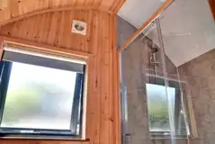 Glamping pod with hot tub shower Glamping pod with hot tub shower
