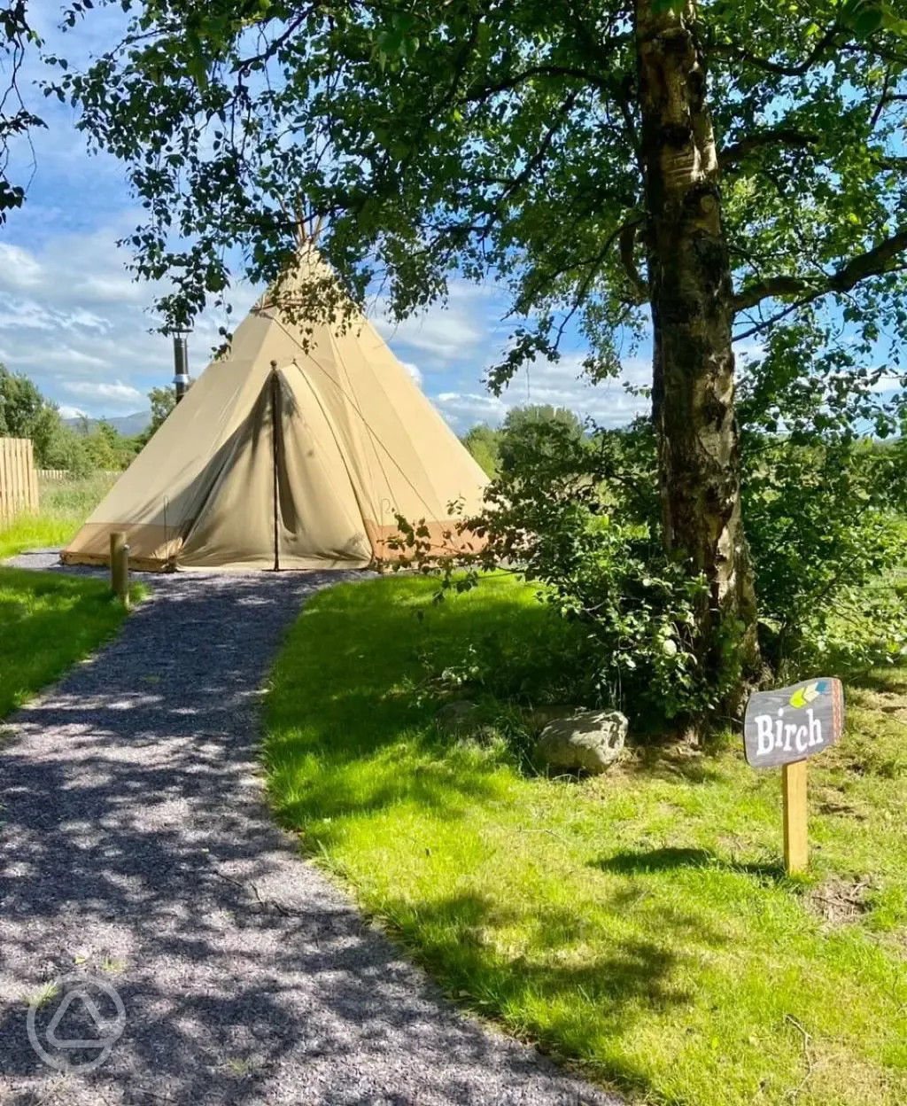 Smaller tipi