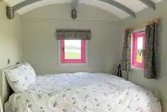 Shepherd's hut bed Shepherd's hut bed