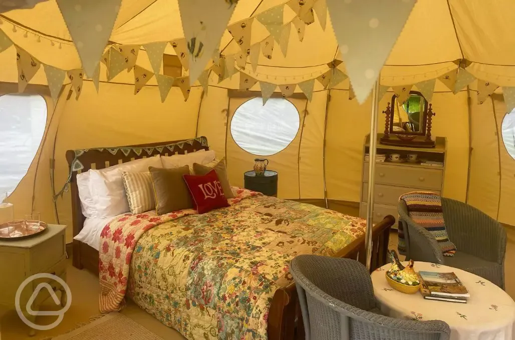 Lillian Luna Belle Tent
