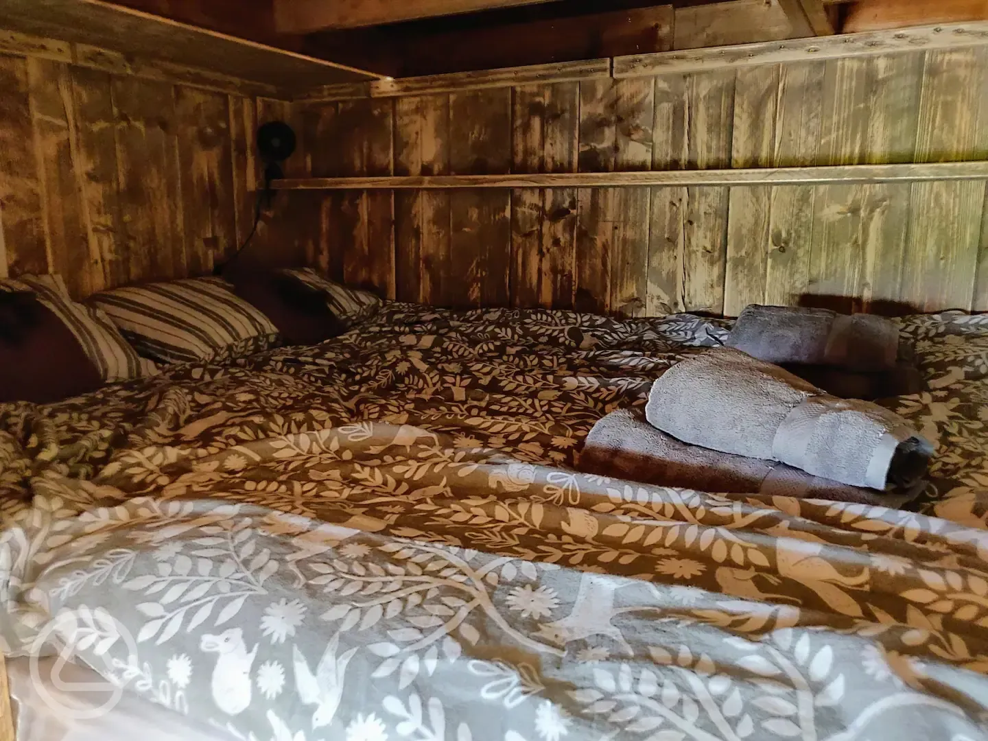 Berllan cabin bed