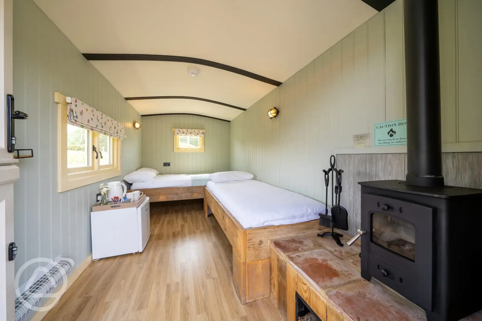 2 bed Shepherd's Hut