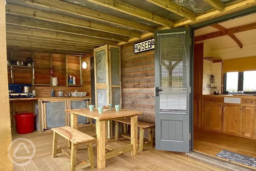 Shepherd's hut (Rosebay) outdoor decking area