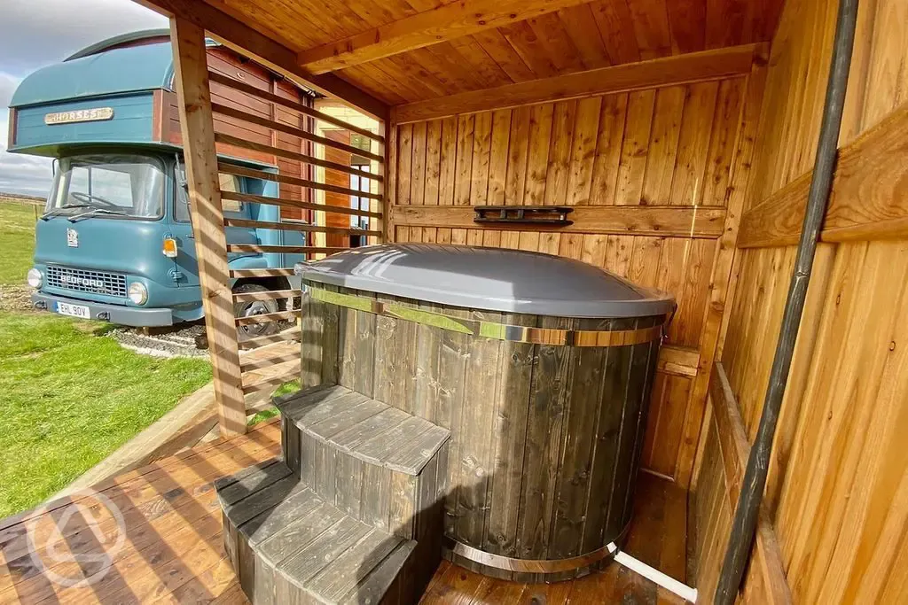 Converted Horsebox (Whinifred) hot tub