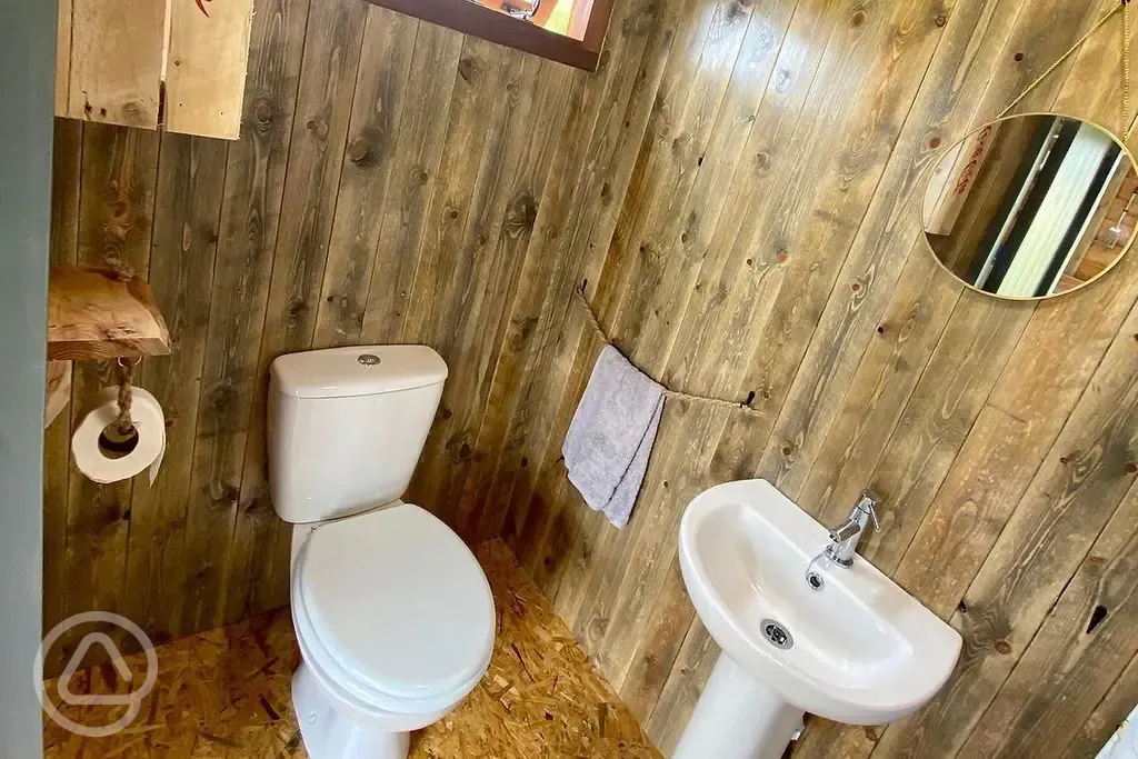 Rosebay toilet