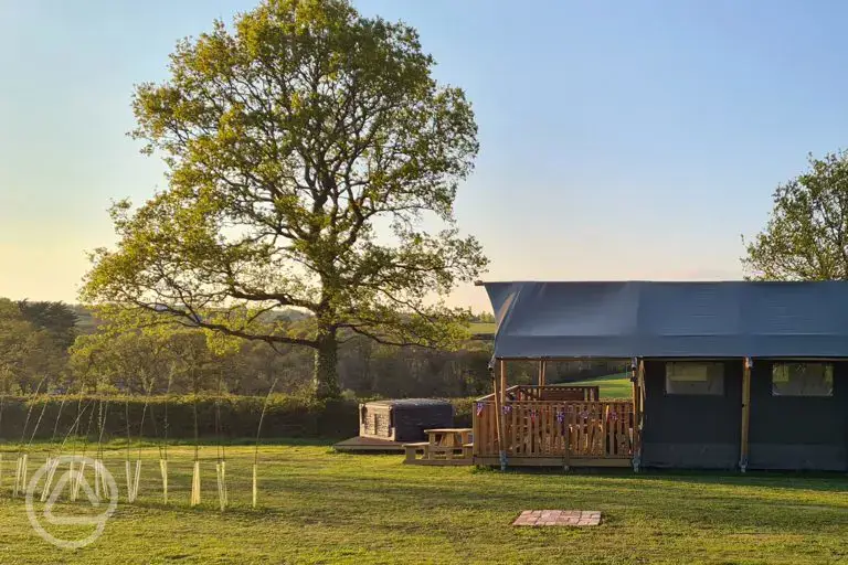 Safari tent