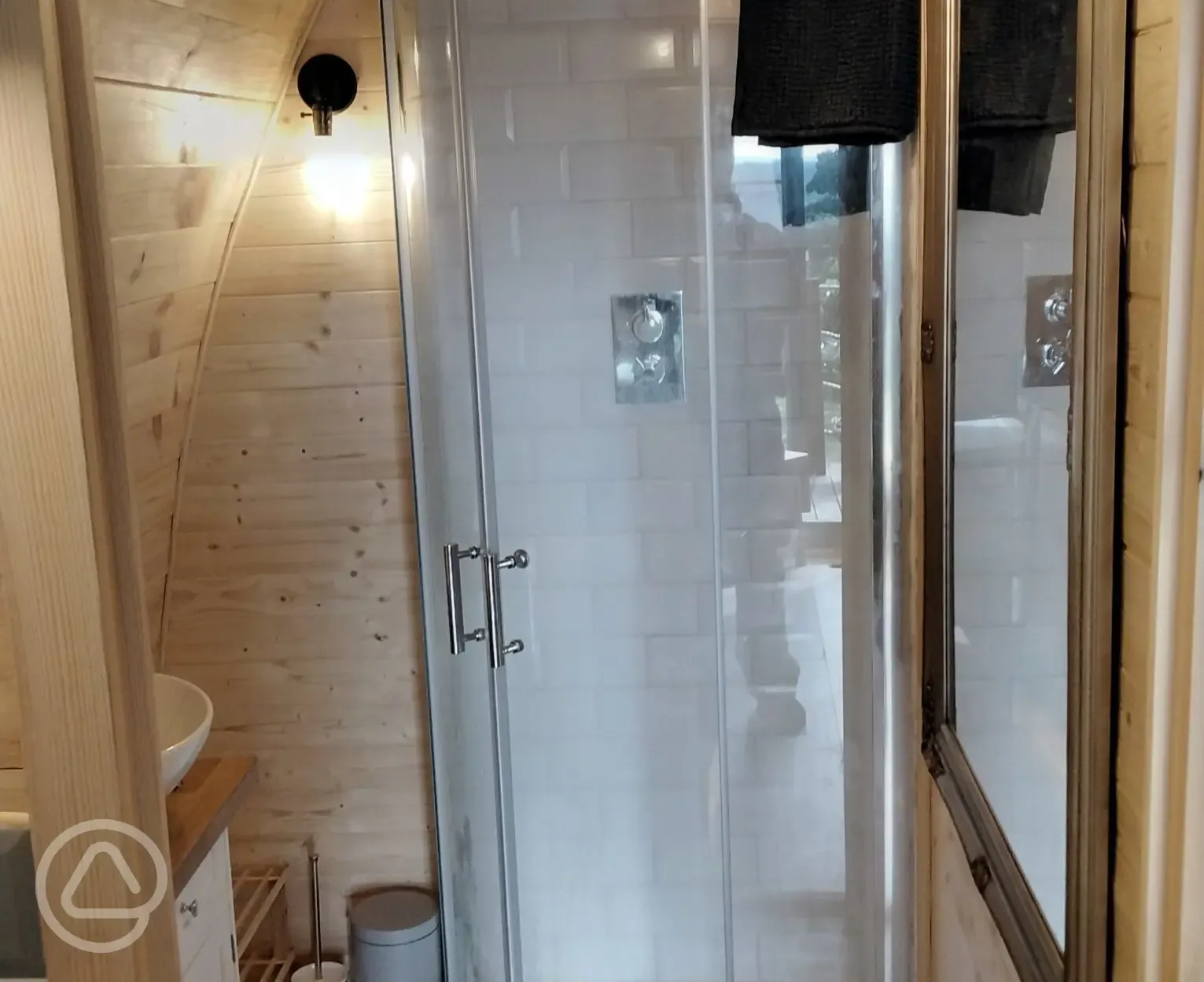 Glamping pod ensuite bathroom