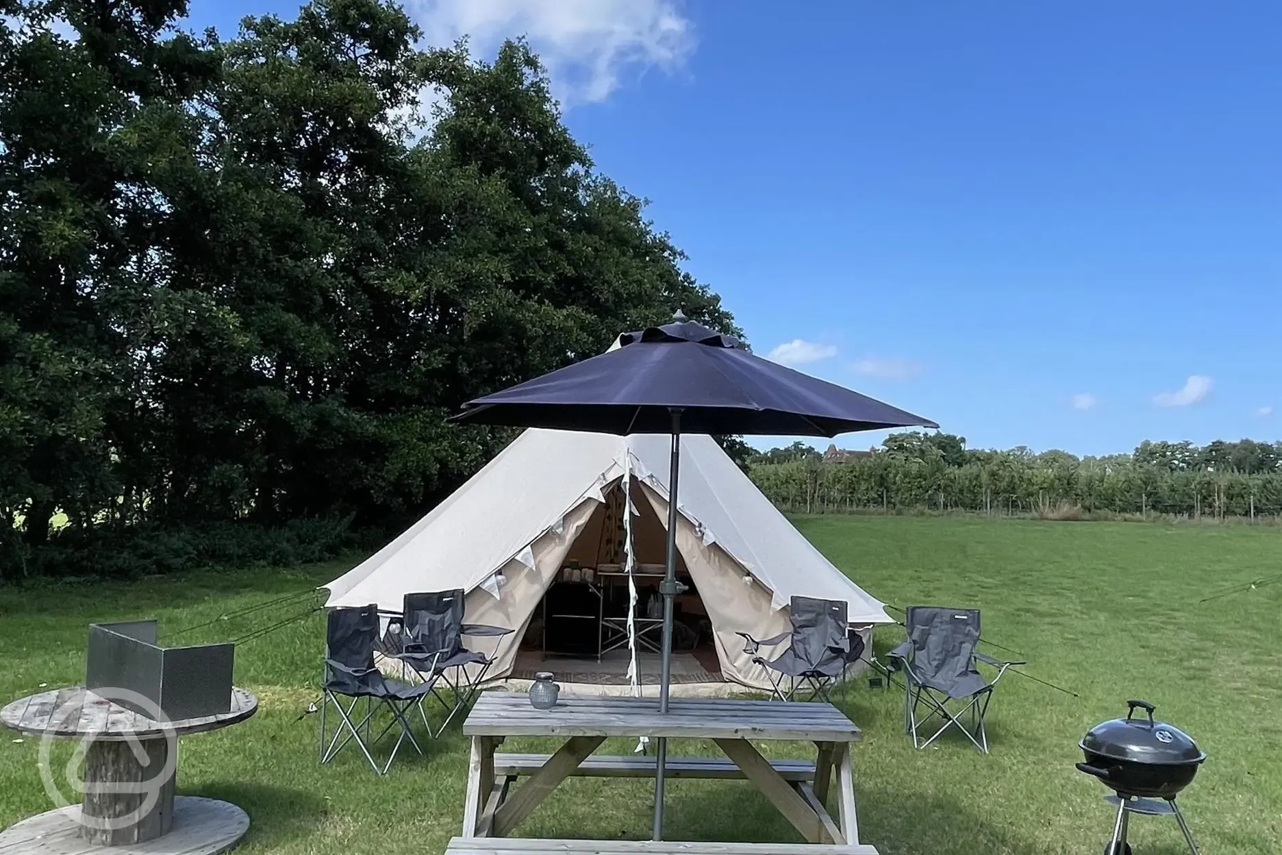 Bell tent 