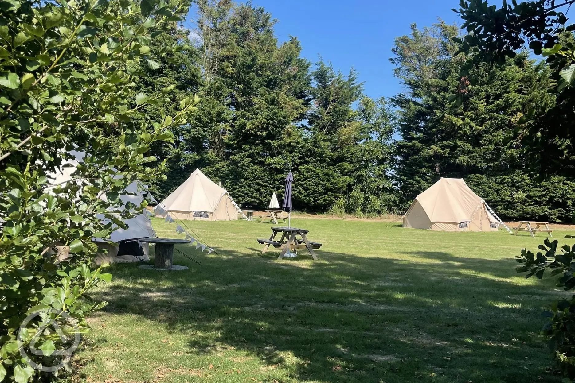 Standard bell tent and deluxe bell tent 