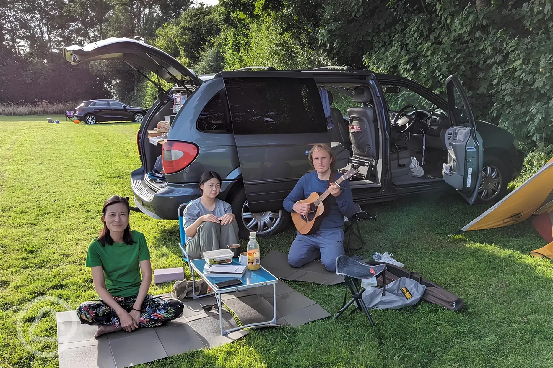 Non electric grass tent pitches Non electric grass tent pitches