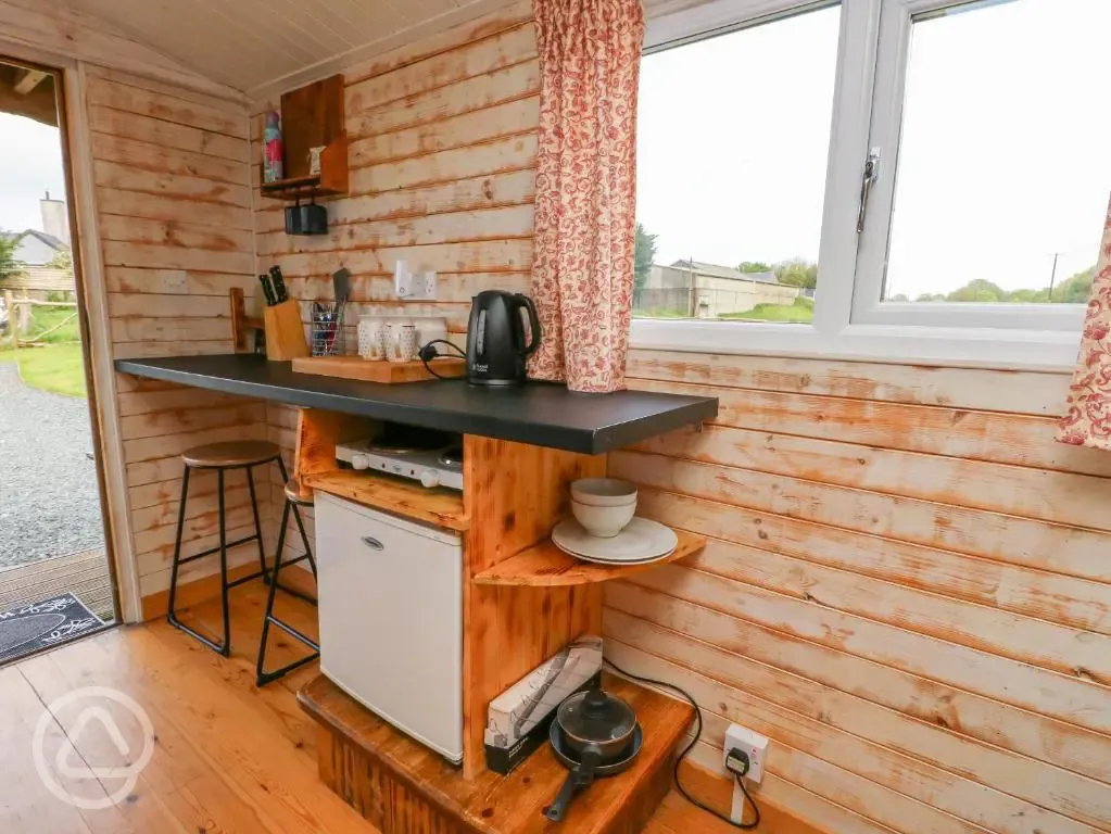 Cwt Cyntaf shepherd's hut kitchen area