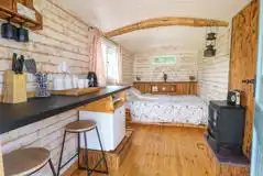 Cwt Cyntaf shepherd's hut interior