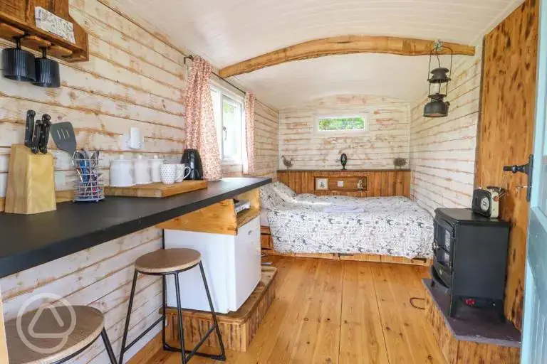 Cwt Cyntaf shepherd's hut interior