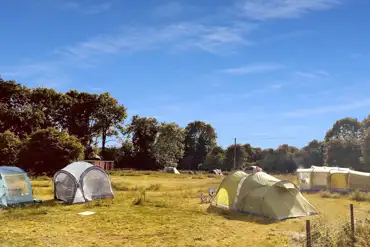 Non electric grass tent pitches