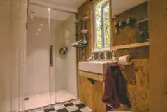 Templar treehouse bathroom