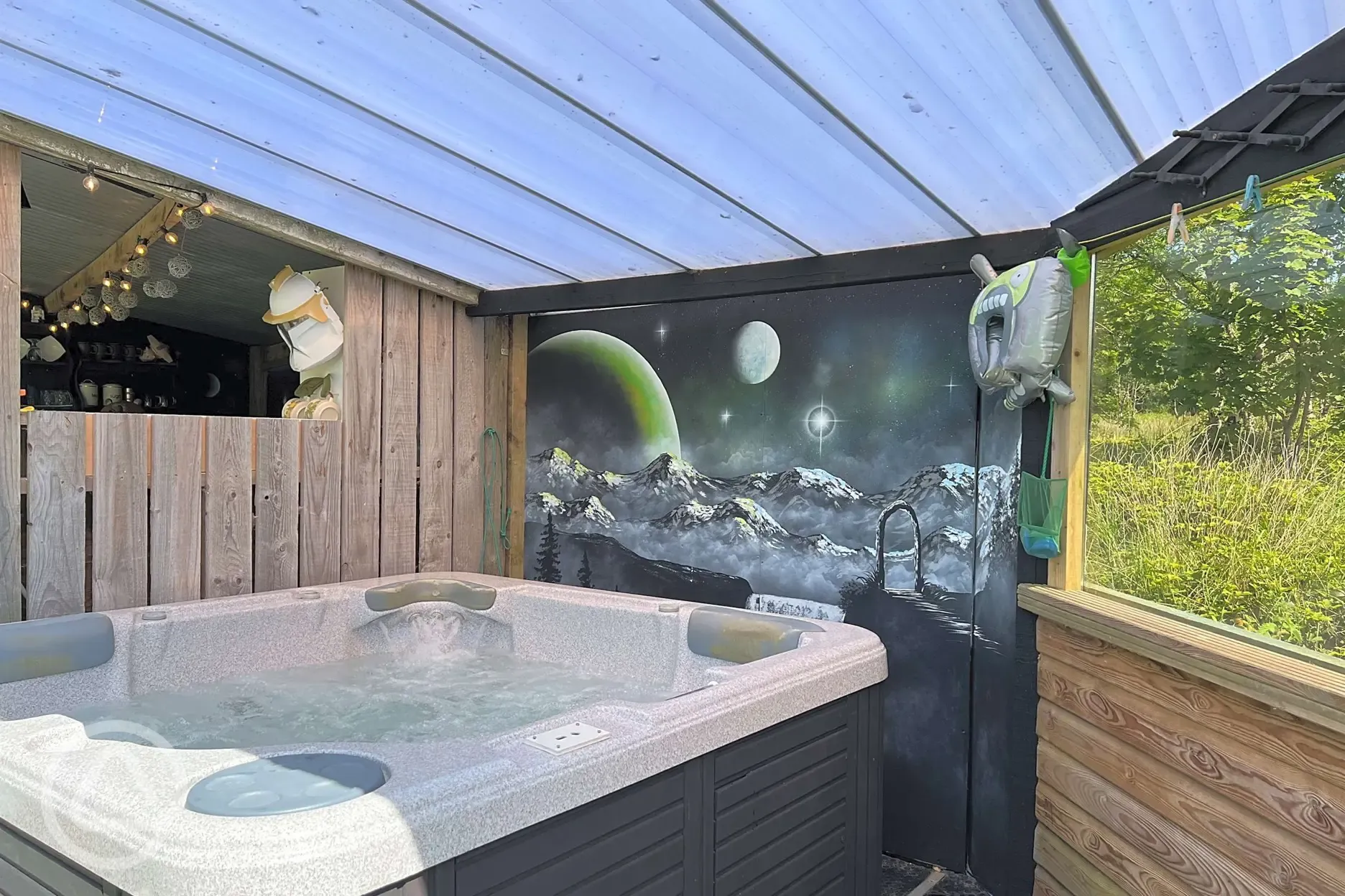 Spodnic UFO camping pod hot tub